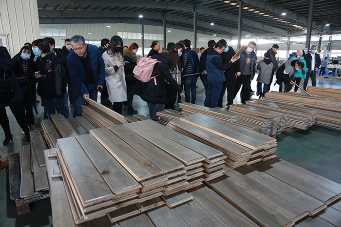 BBIN宝盈集团地板出产车间