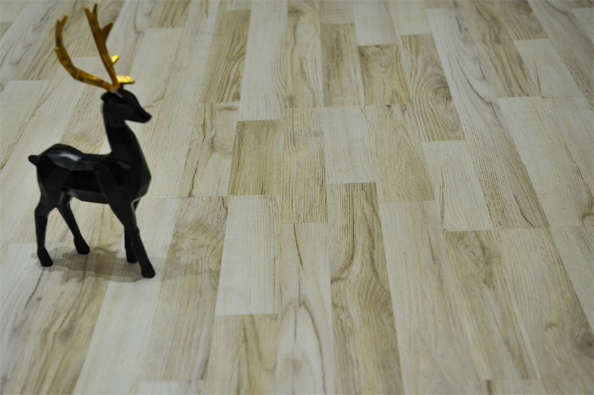 BBIN宝盈集团强化复合地板2810